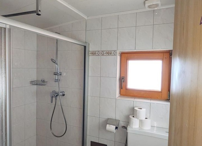 Doppeldusche rechts+WC